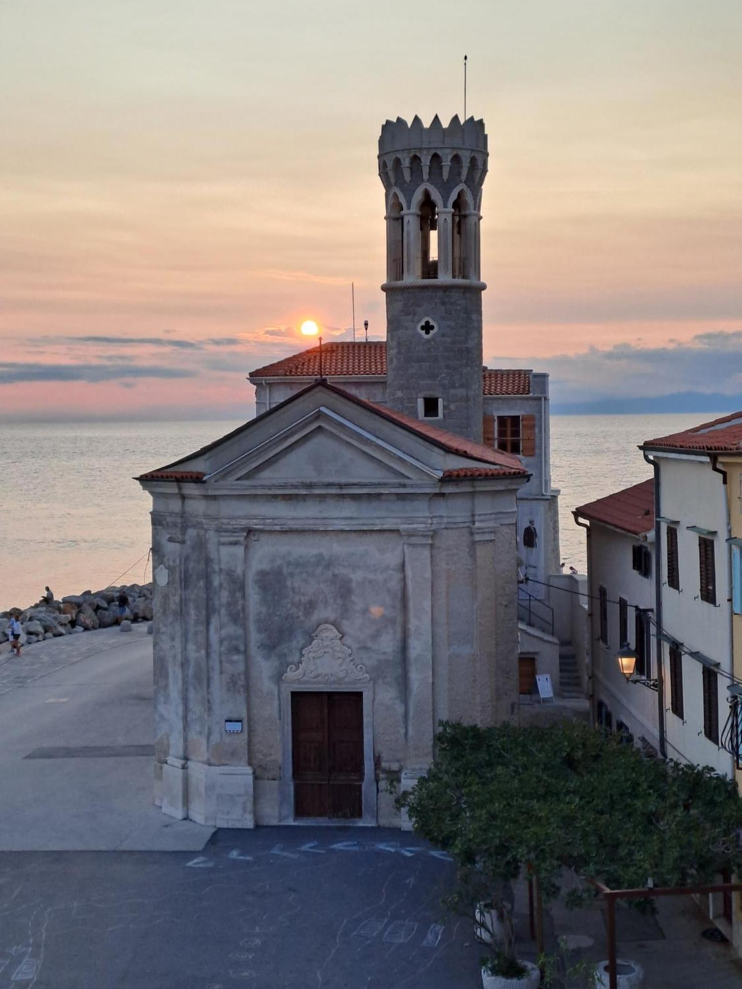 Great Terrace Facing Sea ! * Piran